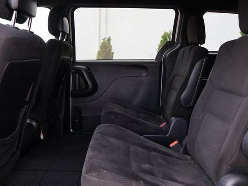 Used 2015 Dodge Grand Caravan SE FWD image 16