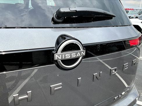 New 2026 Nissan Pathfinder SL AWD/4WD image 13