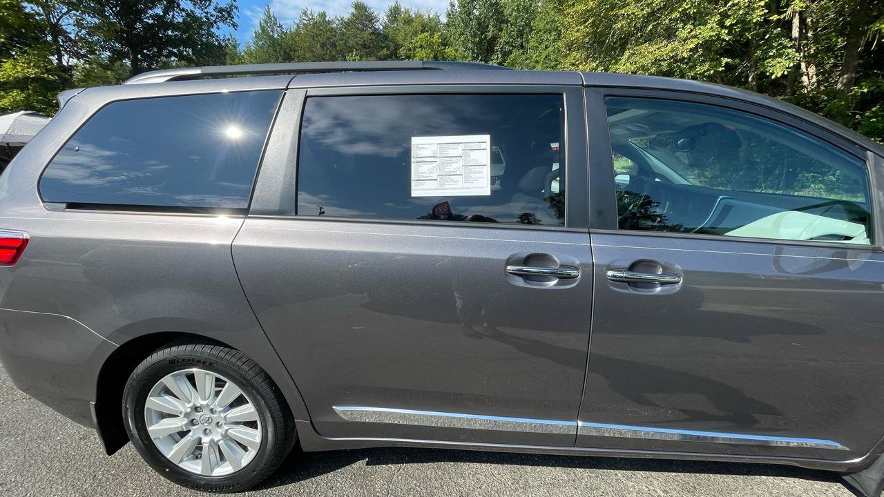 Used 2017 Toyota Sienna XLE Premium w/ Protection Package AWD/4WD image 10