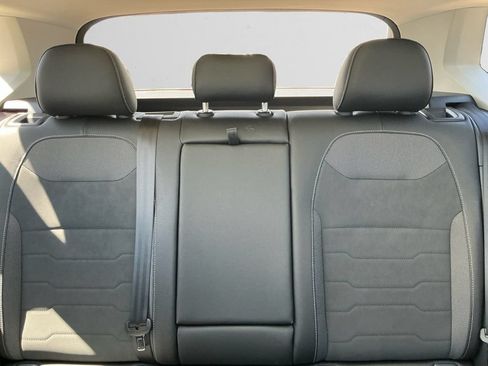 New 2026 Volkswagen Taos SE AWD/4WD image 13