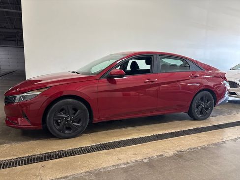 Used 2022 Hyundai Elantra SEL FWD image 1