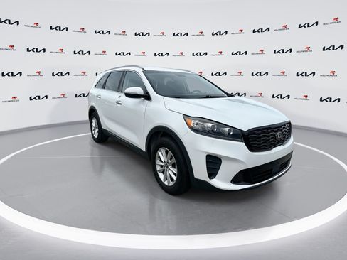 Used 2020 Kia Sorento LX w/ LX I4 Convenience Package FWD image 2