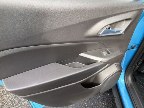 New 2026 Chevrolet Trax RS w/ Sunroof Package FWD image 34