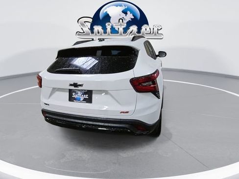 New 2026 Chevrolet Trax RS w/ Sunroof Package FWD image 7