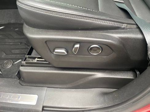 Used 2023 GMC Yukon Denali w/ LPO, Floor Liner Package AWD/4WD image 10