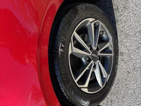Certified 2022 Kia Forte LXS FWD image 29