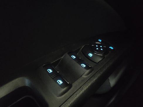Used 2020 Ford Fusion SE FWD image 27