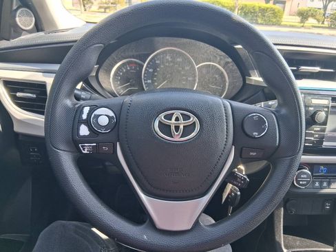 Used 2016 Toyota Corolla LE FWD image 17