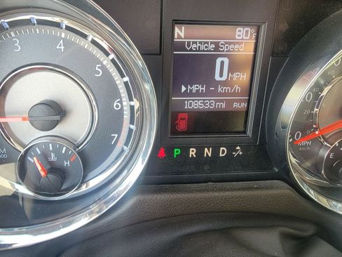 Used 2013 Chrysler Town & Country Touring-L w/ Entertainment Group #2 FWD image 20