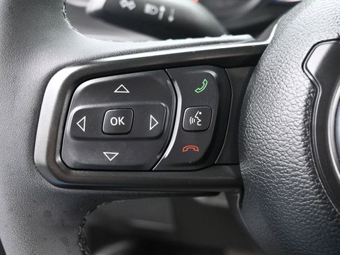 Used 2025 Jeep Wrangler Unlimited Rubicon w/ Convenience Group AWD/4WD image 16