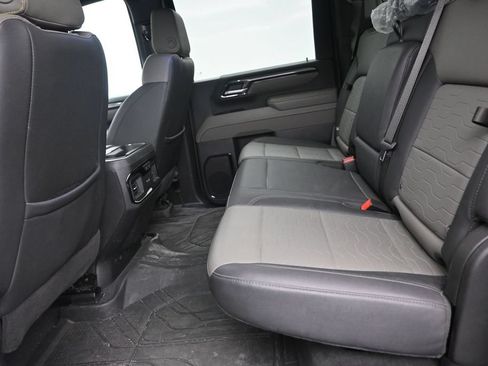 Used 2026 Chevrolet Silverado 2500 ZR2 AWD/4WD image 15