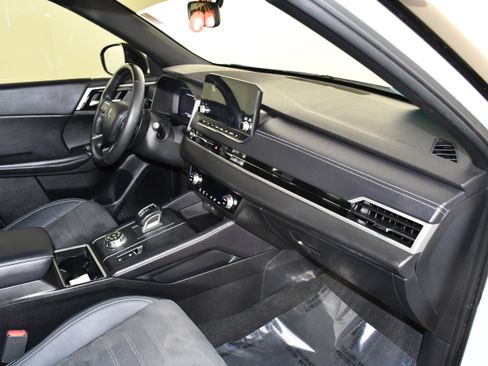 Used 2023 Mitsubishi Outlander SE Black Edition AWD/4WD image 38