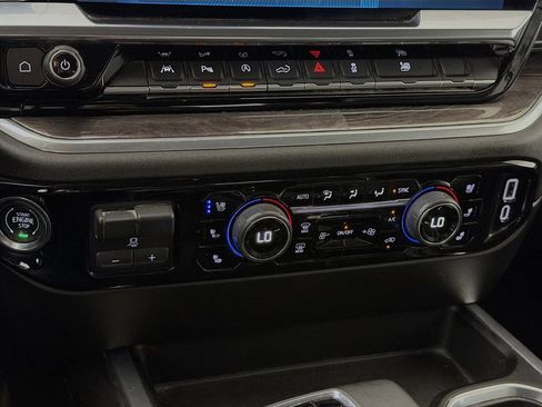 Used 2025 Chevrolet Silverado 1500 LTZ AWD/4WD image 20