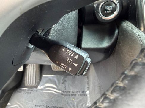 Used 2012 Toyota Camry SE FWD image 19