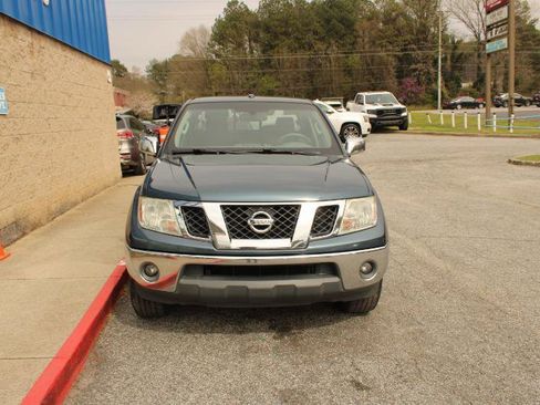 Used 2014 Nissan Frontier SL image 2