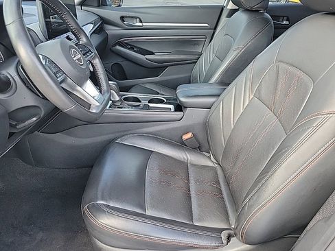 Used 2023 Nissan Altima 2.5 SR w/ SR Premium Package image 11