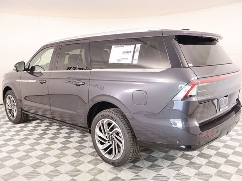 New 2025 Lincoln Navigator L Reserve AWD/4WD image 24
