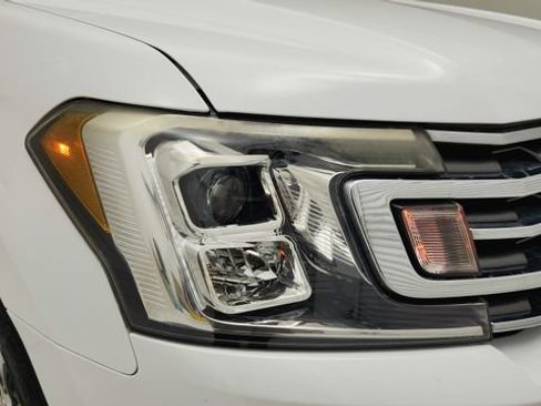 Used 2019 Ford Expedition XLT w/ Equipment Group 201A RWD image 27