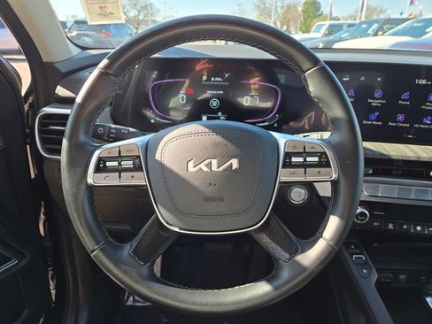Certified 2025 Kia Telluride EX image 26
