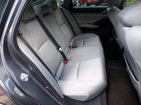 Used 2018 Honda Accord EX image 16