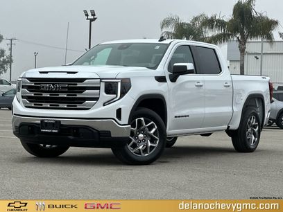 New 2026 GMC Sierra 1500 SLE w/ LPO, Black Badging Package