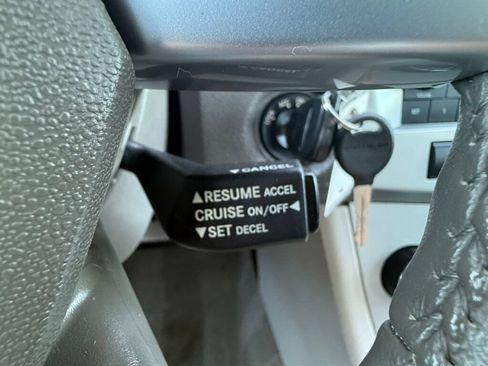 Used 2007 Chrysler Sebring Touring FWD image 27