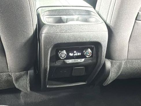 Used 2024 Chevrolet Traverse LT AWD/4WD image 38