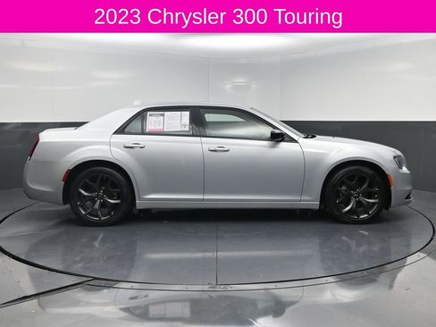 Used 2023 Chrysler 300 Touring w/ Sport Appearance Package RWD image 4