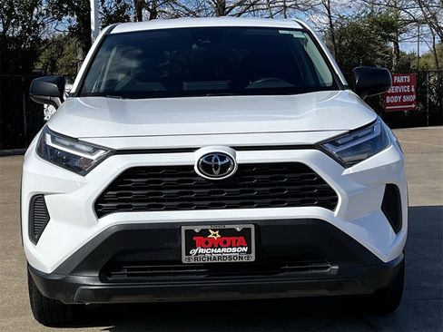 Used 2024 Toyota RAV4 LE image 7