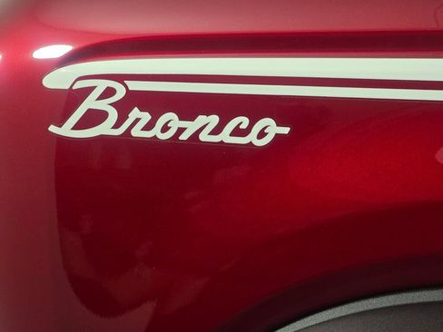 Used 2025 Ford Bronco Heritage Edition AWD/4WD image 13