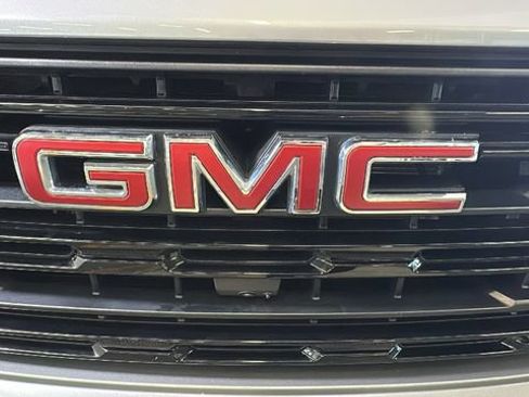 Used 2024 GMC Sierra 1500 Elevation w/ Elevation Premium Package AWD/4WD image 8