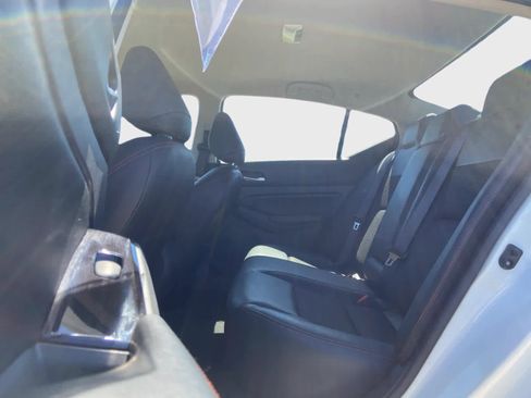 Used 2024 Nissan Altima 2.5 SR FWD image 11