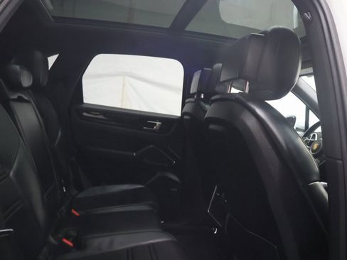 Used 2021 Porsche Cayenne image 13