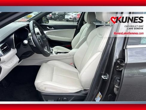 Used 2025 Genesis G70 2.5T AWD/4WD image 12