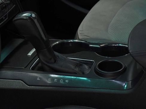 Used 2017 Ford Explorer XLT w/ Equipment Group 202A FWD image 24
