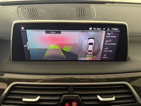 Used 2020 BMW 740i w/ M Sport Package RWD image 26