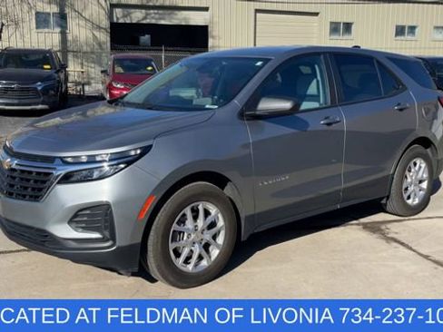 Used 2023 Chevrolet Equinox LS w/ LS Convenience Package image 4