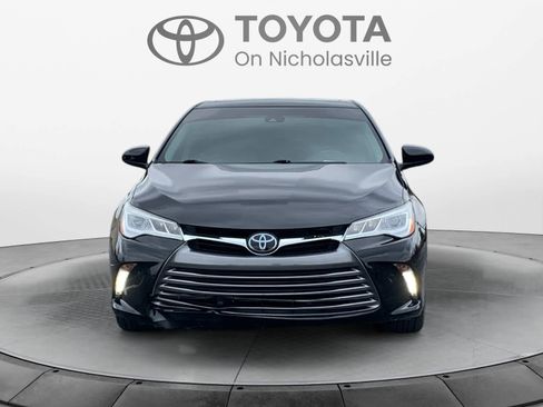 Used 2017 Toyota Camry XLE image 9