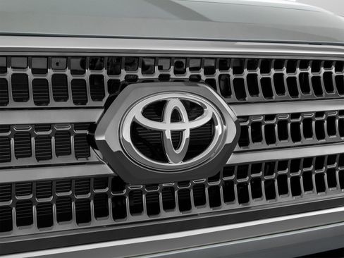 Used 2017 Toyota Tacoma TRD Sport w/ Premium & Technology Package AWD/4WD image 57