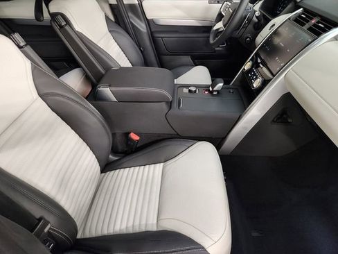 New 2026 Land Rover Discovery Limited Edition AWD/4WD image 3