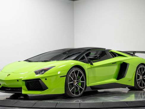 Used 2015 Lamborghini Aventador LP 700-4 image 3