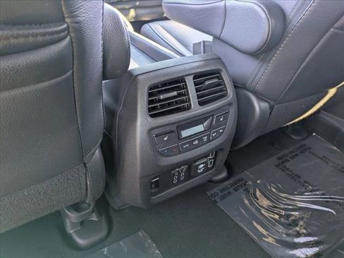 Used 2019 Honda Pilot Touring image 16