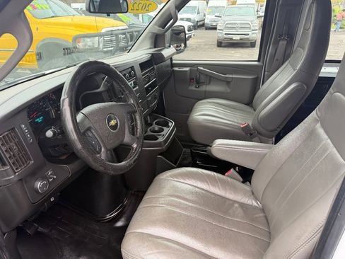 Used 2022 Chevrolet Express 2500 w/ Driver Convenience Package image 14
