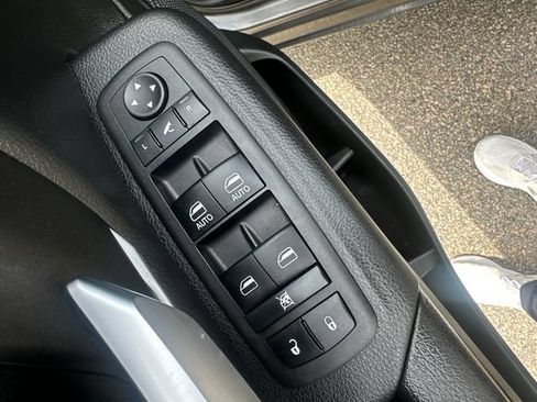 Used 2023 RAM 1500 Big Horn AWD/4WD image 24