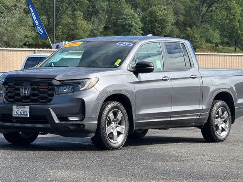 Used 2025 Honda Ridgeline TrailSport image 8