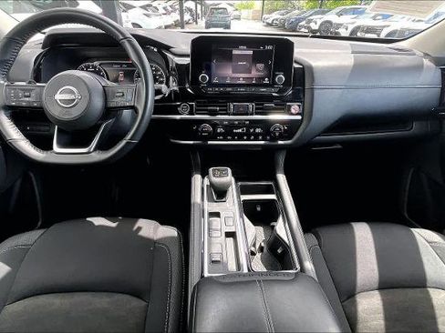 Certified 2024 Nissan Pathfinder SV FWD image 15