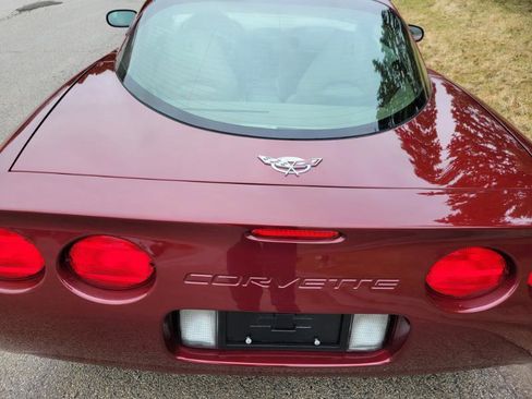 Used 2003 Chevrolet Corvette Coupe w/ Preferred Equipment Group image 21