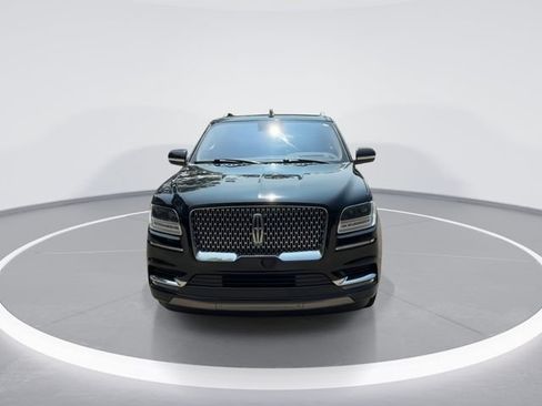 Used 2019 Lincoln Navigator Reserve AWD/4WD image 3