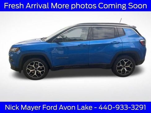 Used 2025 Jeep Compass Limited AWD/4WD image 3