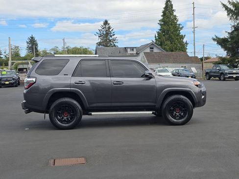 Certified 2022 Toyota 4Runner SR5 Premium image 7